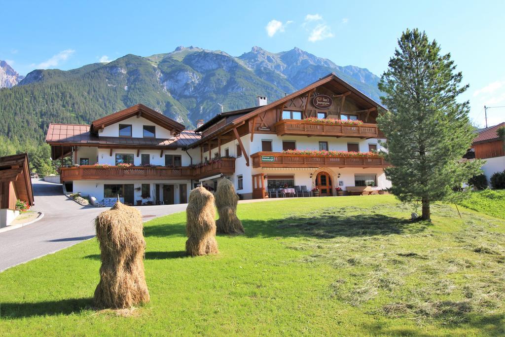 Ivos Sonnenpension Leutasch Bagian luar foto