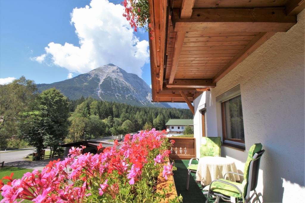 Ivos Sonnenpension Leutasch Bagian luar foto