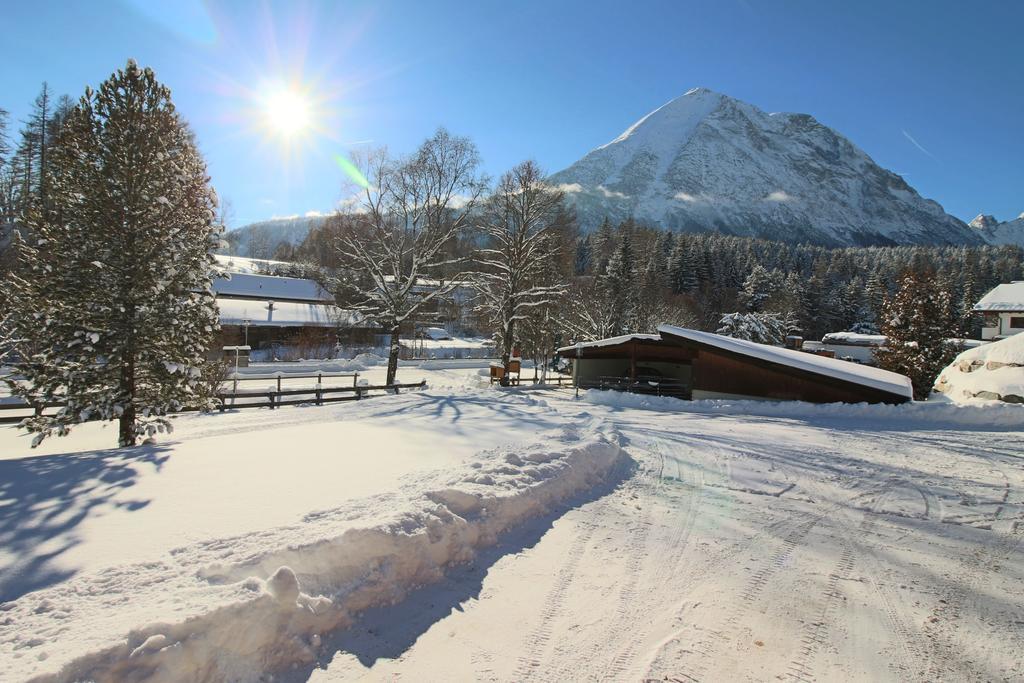 Ivos Sonnenpension Leutasch Bagian luar foto